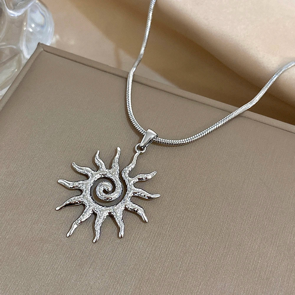 Collier pendentif soleil vintage, bijou doré tendance, cadeau pour femme