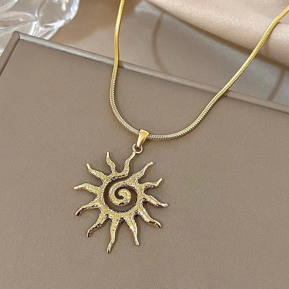 Collier pendentif soleil vintage, bijou doré tendance, cadeau pour femme